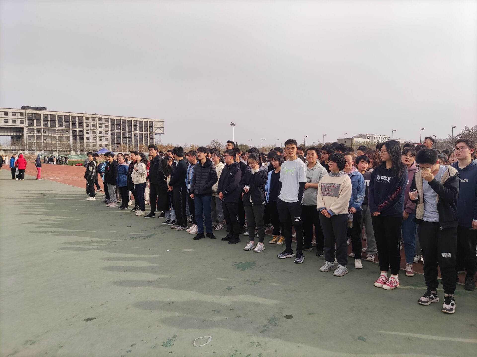 d9b44950e872471fbe24e5b875bb8d8c.jpg